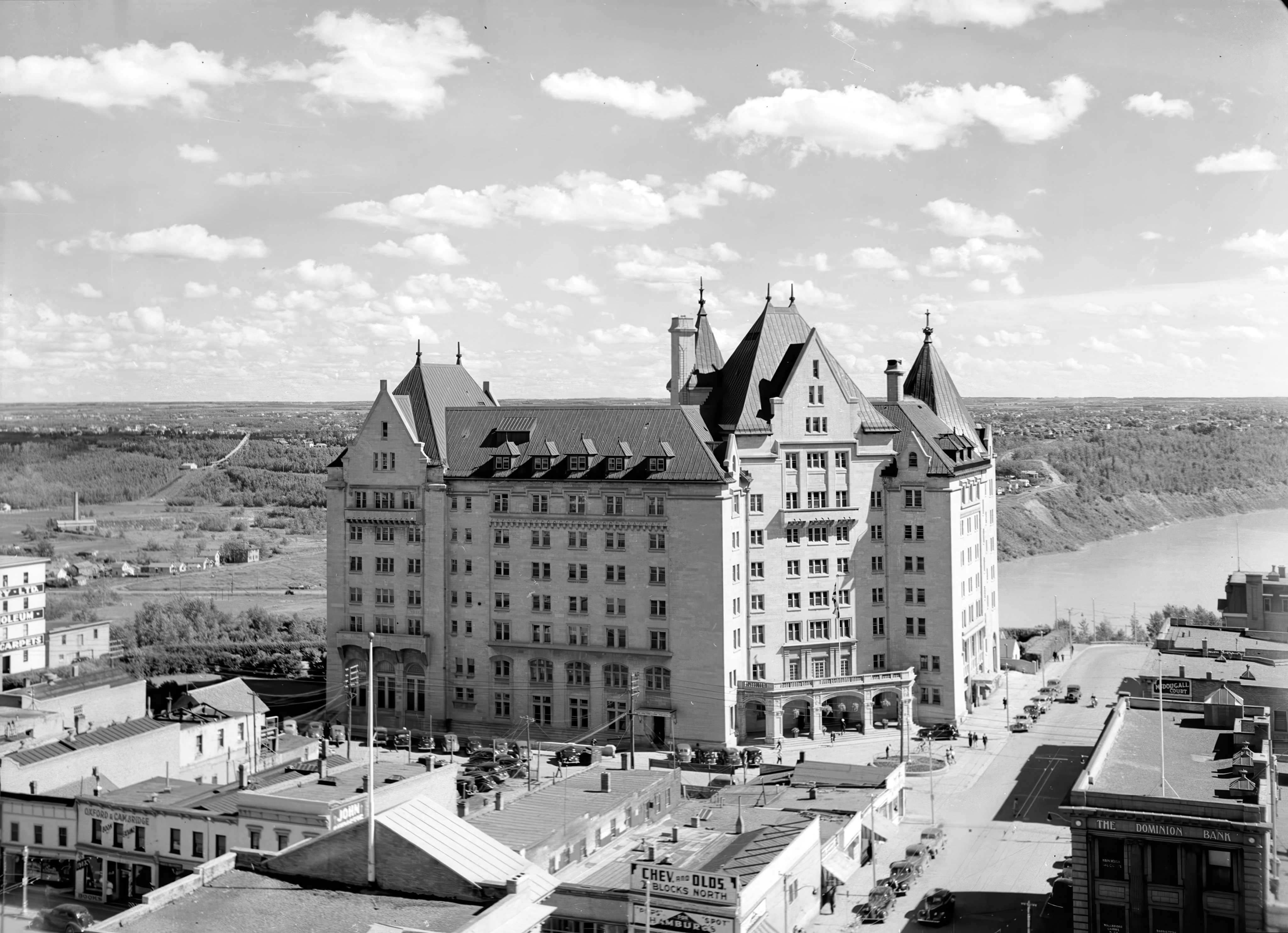 The MacDonald Hotel in Edmonton, Alberta in 1940